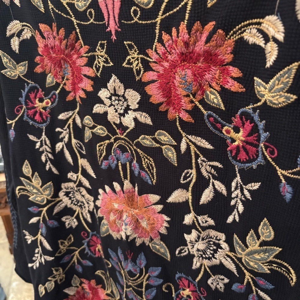Johnny Was Black Floral Embroidery Thermal Long Sleeve Top Size S/M - Picture 3 of 7